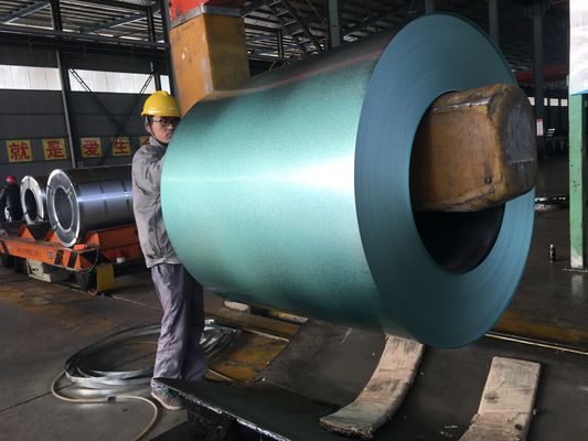 Coil en acier galvalume prépeint de 0,13 mm à 0,80 mm pour panneau sandwich